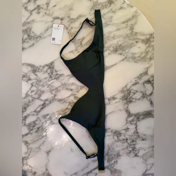 NWT Quince Olive Green Italian v-neck bikini top Sz L - Image 6