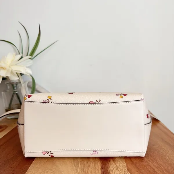 NWT Coach Zip Top Shoulder Bag With Heart‎ Print - Image 5