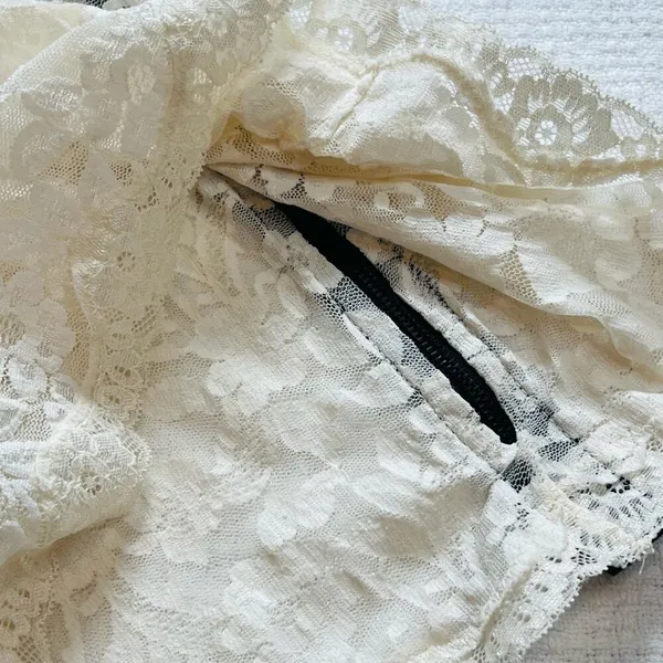 VS MODA Intl Lace Top Y2K Boho Sm Cream Back Zip-Up - Victoria’s Secret Holiday - Image 9