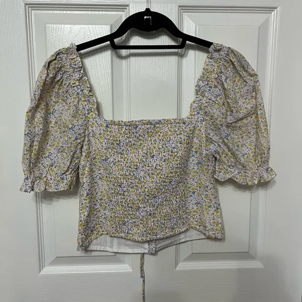 ASTR THE LABEL Clairemont Top in Yellow Green Floral puff sleeve crop XS revolve - Image 5