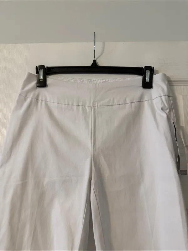 new directions White Bermuda Shorts Mid-Length Cut inseam 11” waist 30” size 6 - Image 2