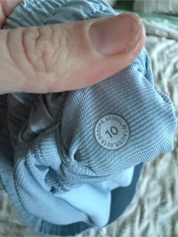 Lululemon Hotty Hot Low-Rise Lined Short 2.5" size‎ 10 - Image 7