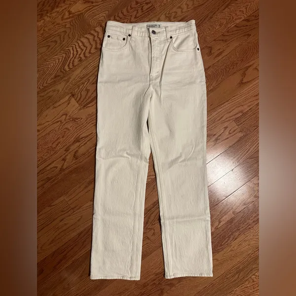 Abercrombie & Fitch 90s Straight Ultra High Rise Jeans Size 26/2S - Image 2