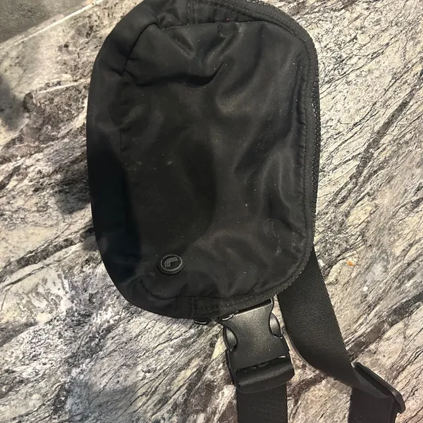 Lole Black adjustable sling waist/ fanny pack Bag - Image 2