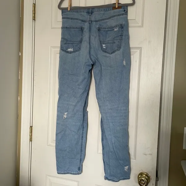 American Eagle Jeans Womens 4 Blue Mom Jean Distressed Light Wash - Image 4