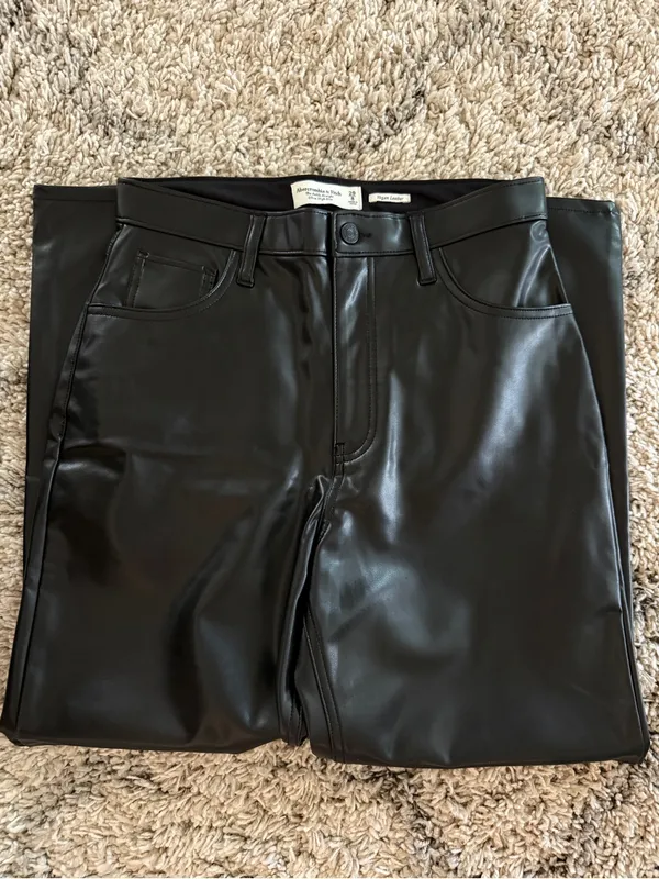 Abercrombie & Fitch Faux Leather High Rise Ankle Straight Pants - Image 5