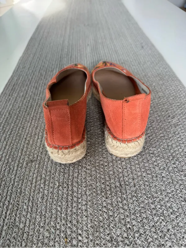 Fabiolas Floral Embroidered Coral Suede Leather Espadrilles Size 38 - Image 7