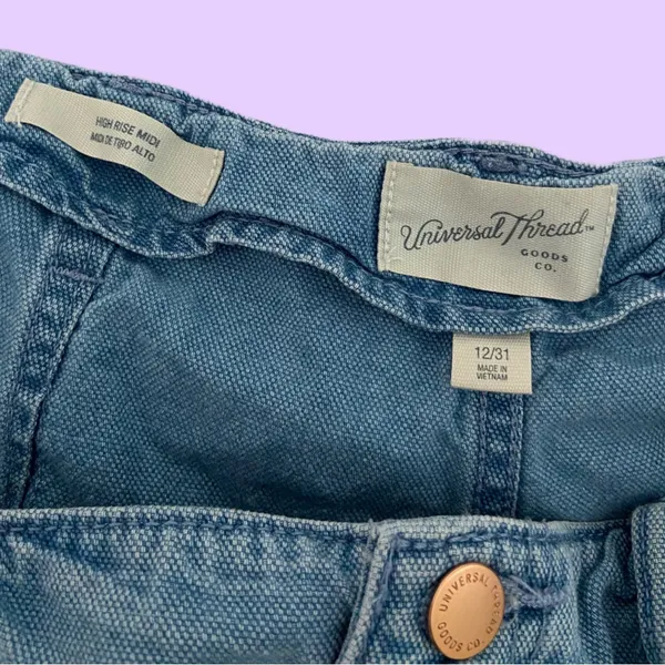 Universal Thread Two Button High Rise Denim Midi Shorts 🔥 - Image 4