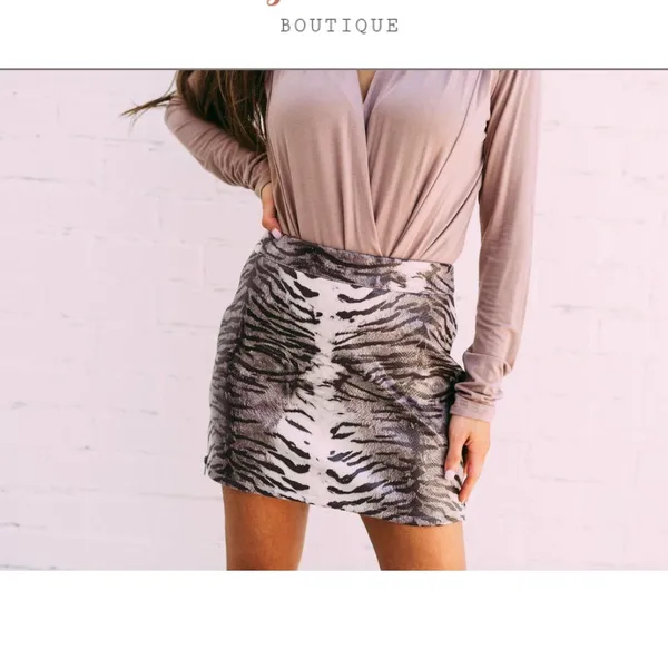 Animal Print Mini Skirt - Image 9