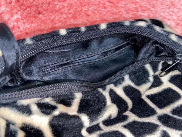 Tri Coastal Design Leopard Small Purse - Image 6