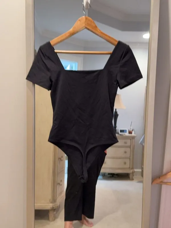 Babaton Contour Square Neck Short Sleeve Bodysuit Black Size M - Image 5