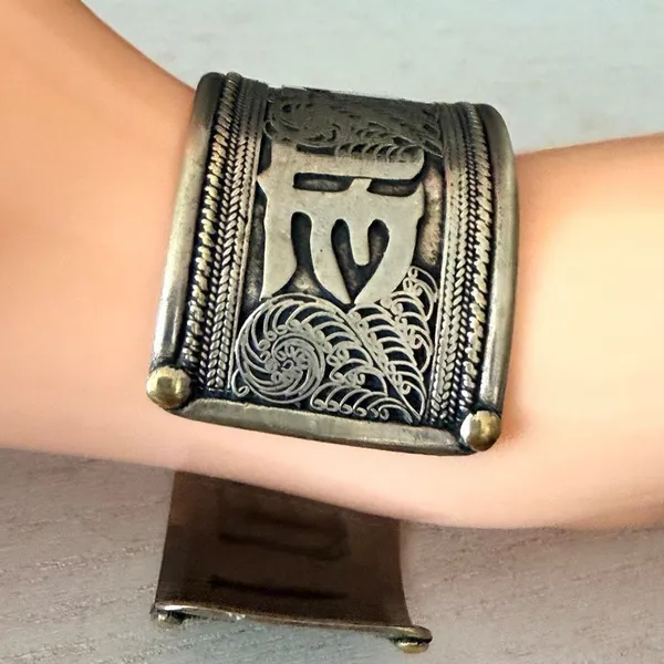 Vintage Tibetan Buddhist Om Mani Padme Hum Mantra Cuff Bracelet - Image 8