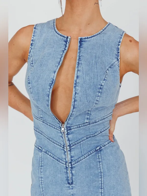 $98 NWT Selfie Leslie x ANGEL BIBA Teigan Heart Back Sleeveless Jumpsuit Denim - Image 5