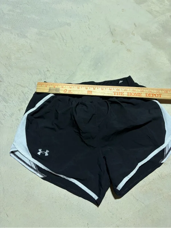 Under Armour Black Women's Athletic Shorts with White Trim small - Image 4