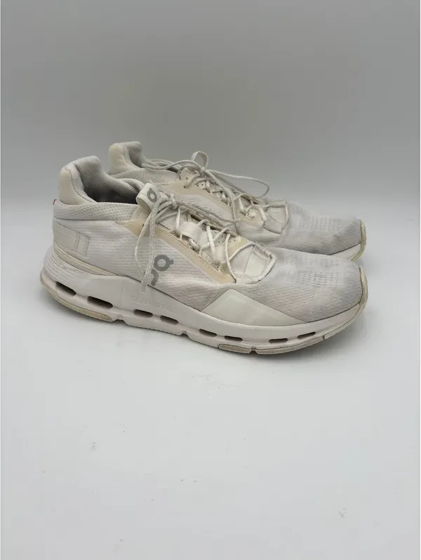 On Cloud Woman’s Size 10.5 Running Shoes - Excellent Condition-Running Or Casual - Image 2