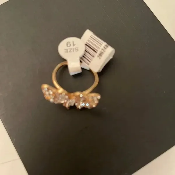 NWT Butterfly crystal ring Gold - Image 7
