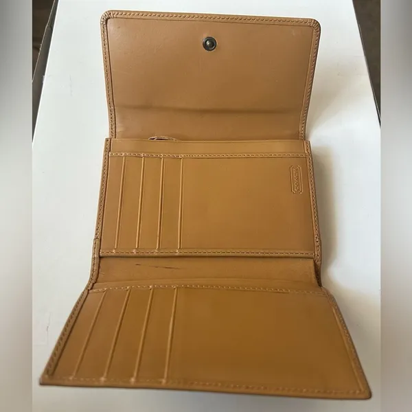 Vintage Coach Leather Tri Fold Card Holder Wallet Tan Camel 5.5”x4” - Image 3