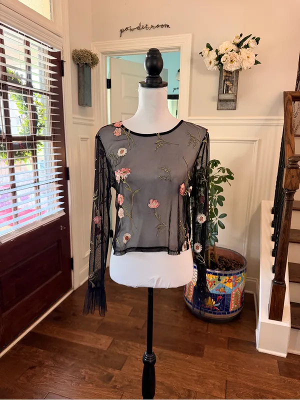 Ten Sixty Sherman NWOT Sheer Black Floral Embroidered Crop Top - Image 2