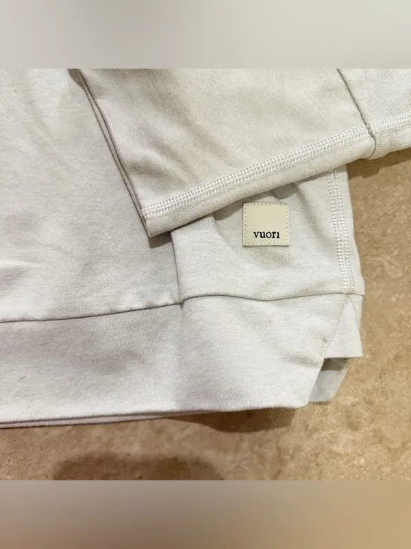VUORI Halo Essential Hoodie Womens Heathered Gray Crop Pullover Sweatshirt - Image 2