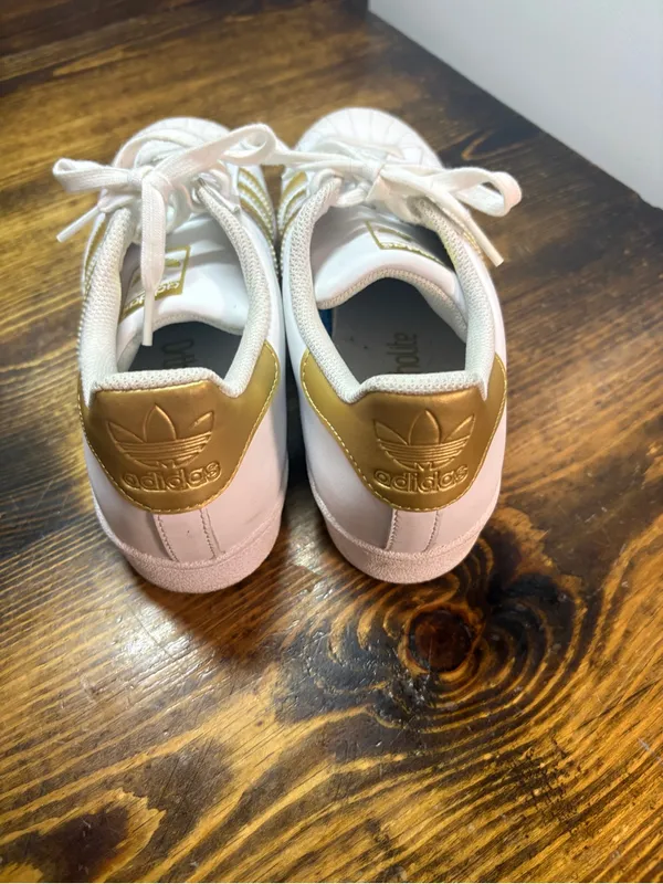 Adidas white and gold superstar sneakers size 7 - Image 5