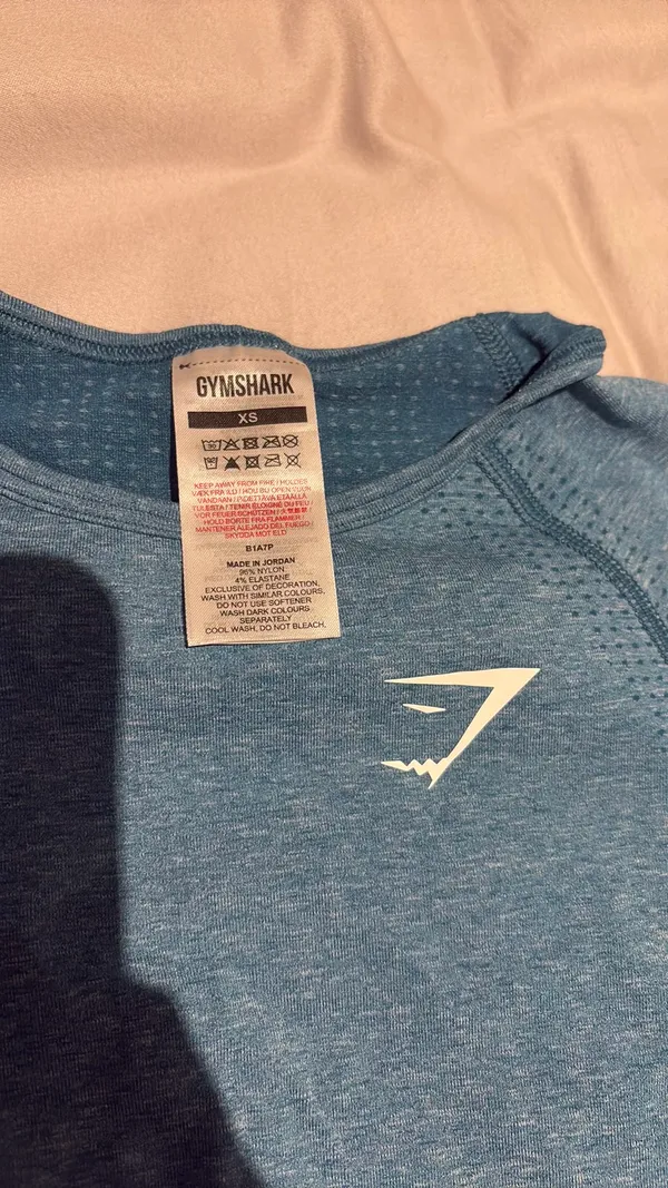 Gymshark Compression Shirt Women’s - Image 2