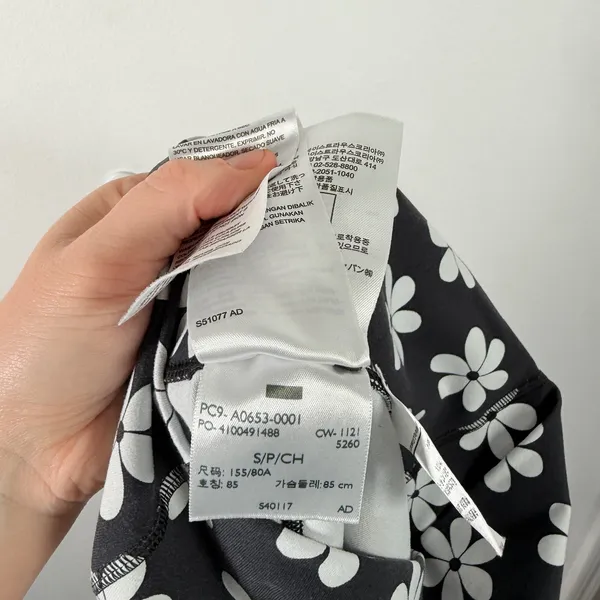 Levis Womens 2 Piece‎ Set Peach Daisy Crop Top Black Floral Biker Shorts Small - Image 14