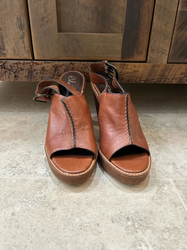 Cole Haan Tonya 7 1/2 B leather brown peep toe heels - Image 2