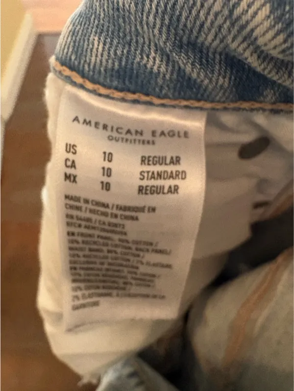 American Eagle Baggy Ripped Jeans - Image 3