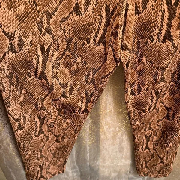 Express Brown Tan Snakeskin Print Belted Wrap Stretchy Jumpsuit Large‎ - Image 6