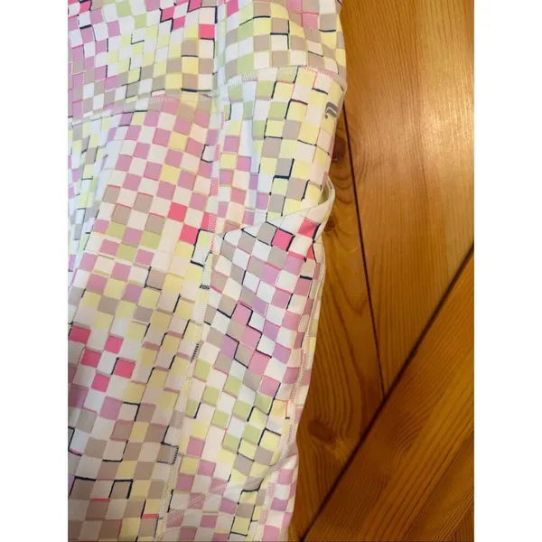 Fabletics Women’s High-Waisted Biker Shorts Size XL Pastel Geometric Print (7902 - Image 2