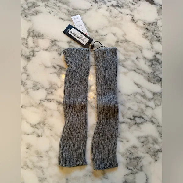 NWT PRETTYLITTLETHING Grey Ribbed Slouchy Handwarmers - Image 2