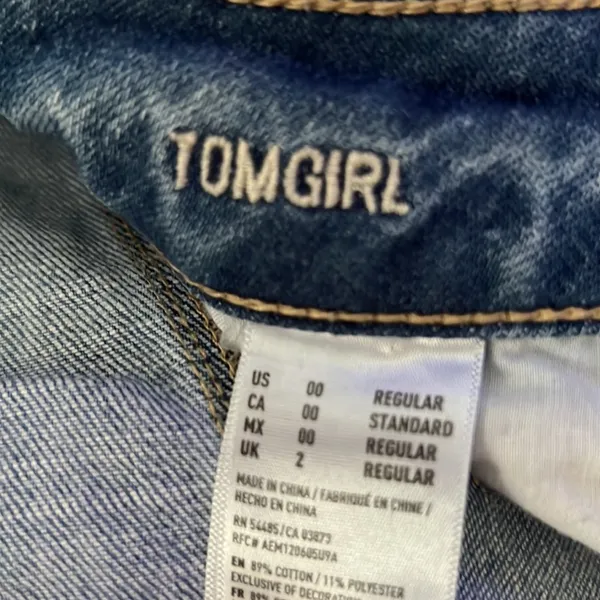 American Eagle Ripped Jeans - Image 2