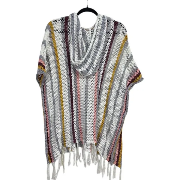 Time & Tru Size S/M Shaw or Cover-up - Image 3