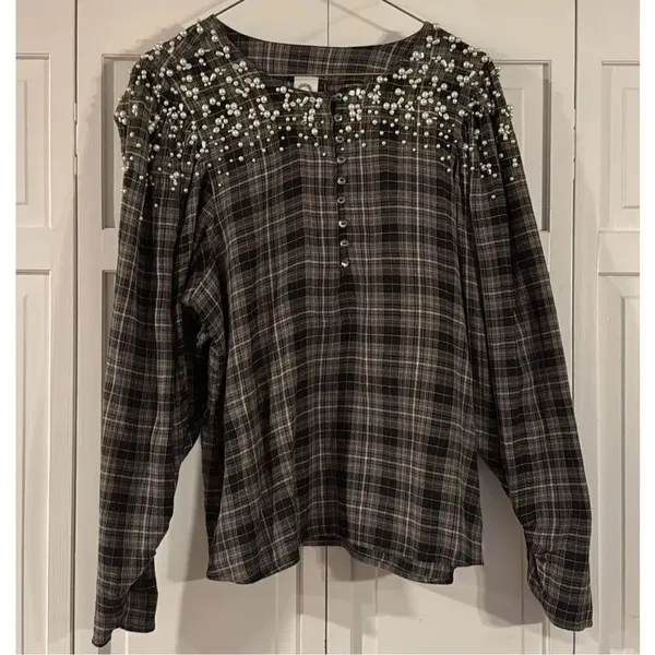 Anthropologie Akemi + Kin plaid flannel embellished pearl top M - Image 13