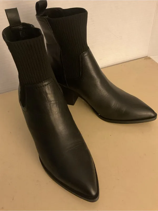 Steve Madden women black leather Chelsea short boots US 8.5 - Image 9