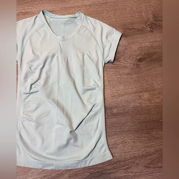 •ZELLA• SEAMLESS TEE - Image 2