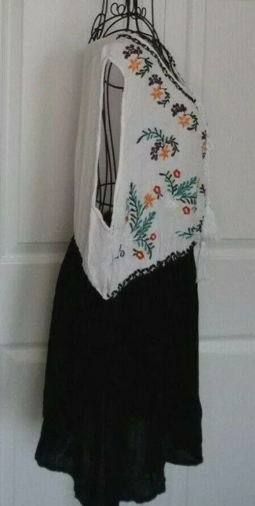 OSO Casuals Sleeveless Floral Embroidered CrinkleTop Black & White Elastic Sz1X - Image 3