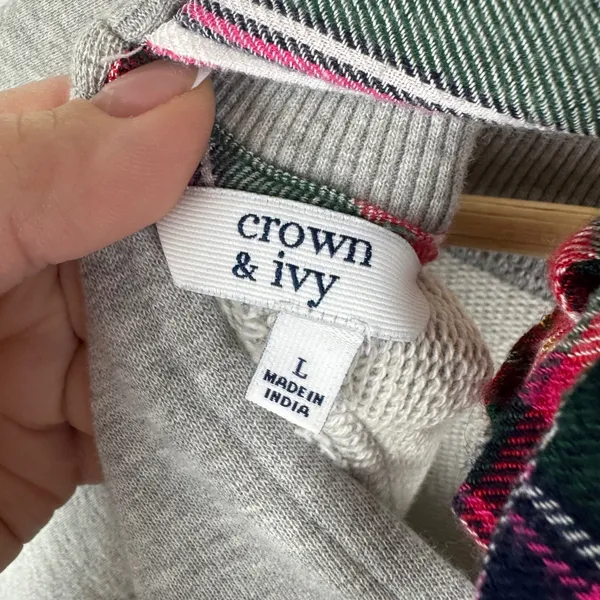 Crown & Ivy Gray Plaid Bow Tie Back Sweatshirt Large Cozy Fall‎ Holiday Pullover - Image 4