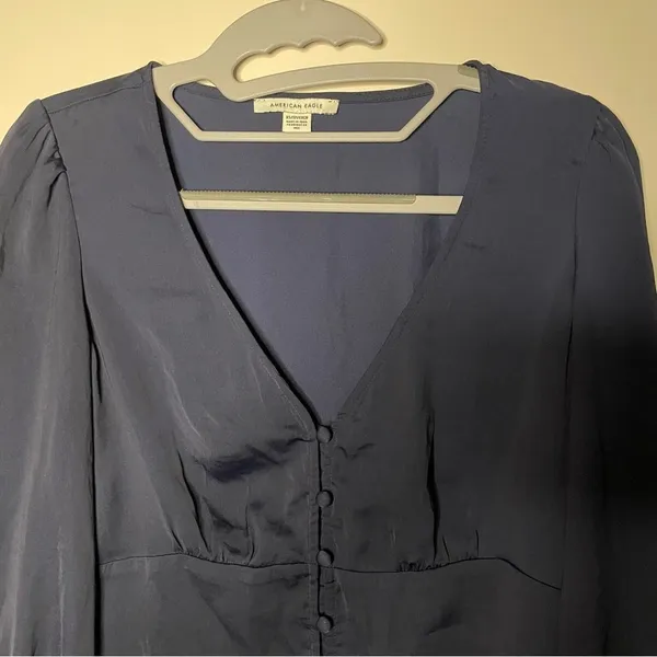 American Eagle Blue Satin V Neck 3/4 Sleeve Button Boho Renaissance Crop Top XS - Image 5