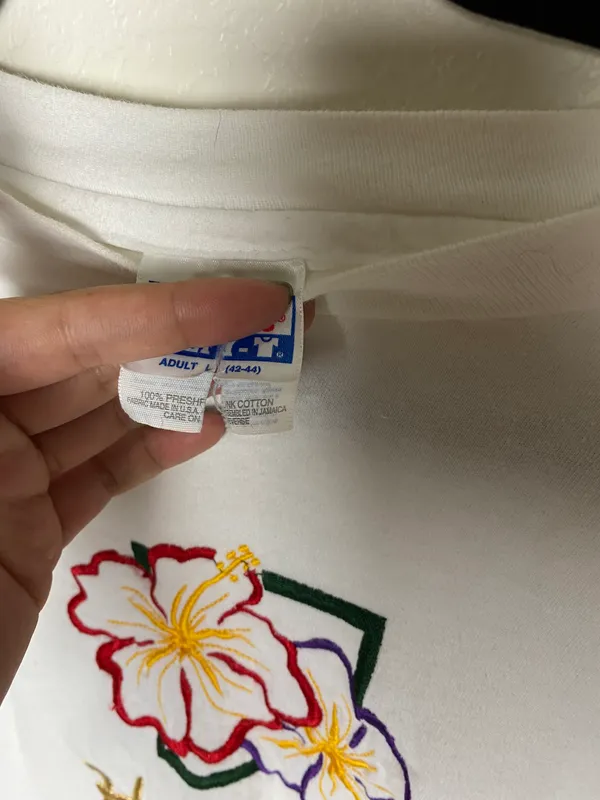 Hanes Vintage single stitch Hawaii embroidered tee - Image 4