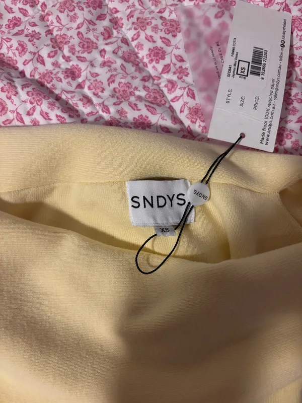 Butter yellow dress Size XS - Image 2