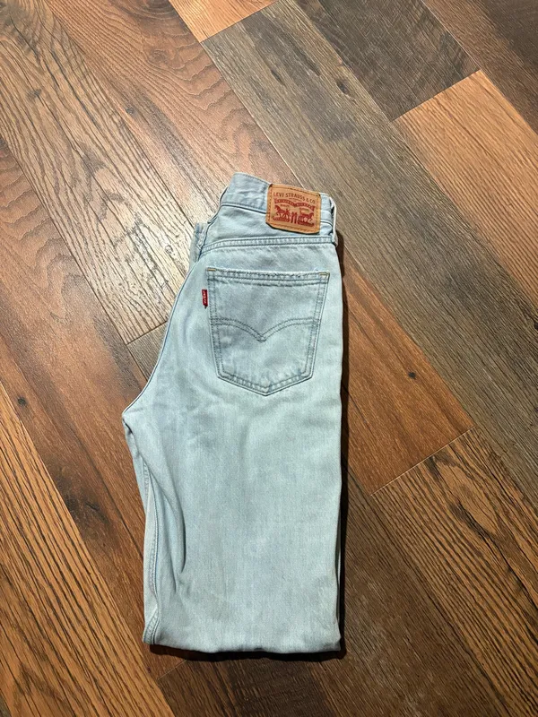 Levi’s Straight Leg Jeans Women’s - Image 2
