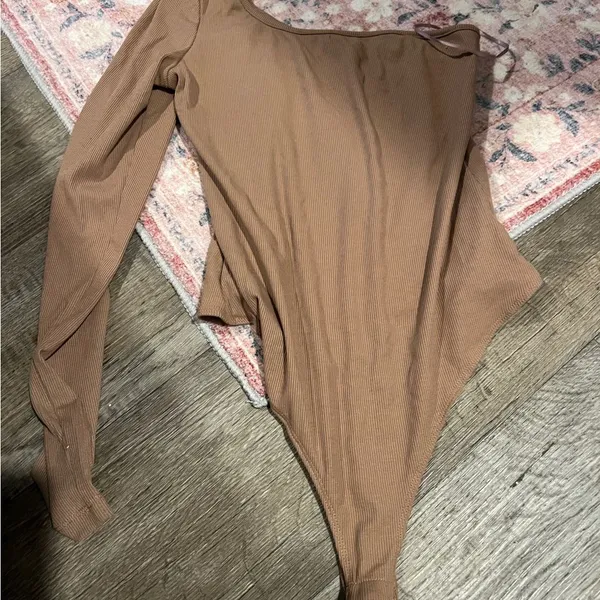 Le lis tan Ribbed one shoulder stretchy bodysuit‎ - Image 12