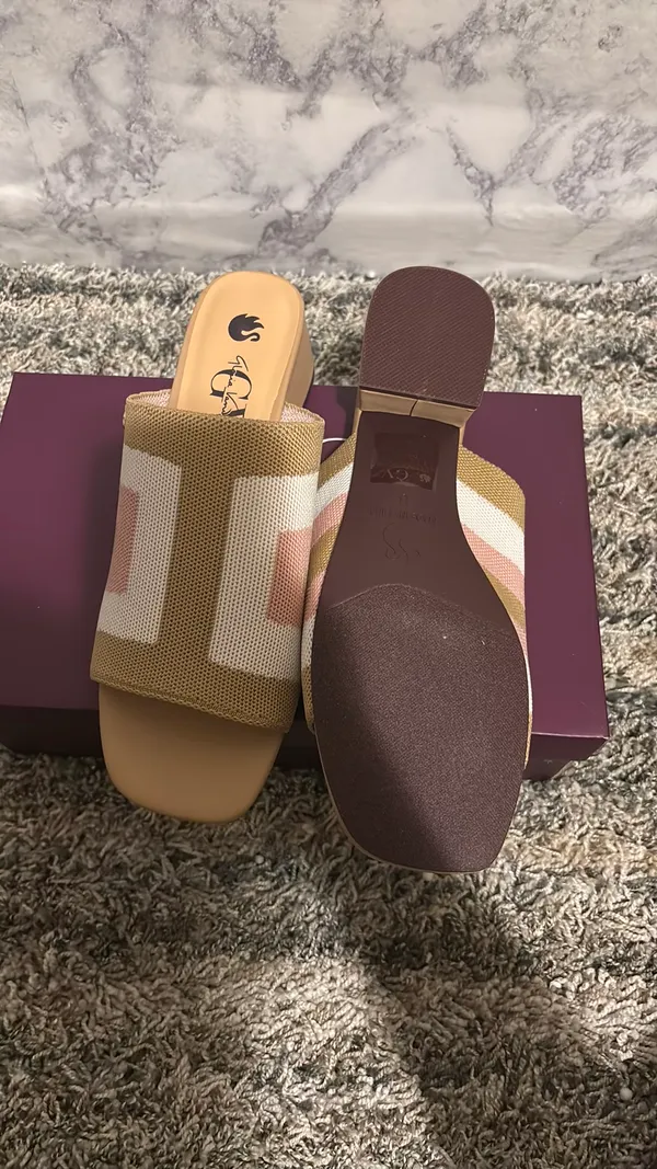 Women’s Colorblock Block Heel Slide Sandals – Size 8 - Image 2