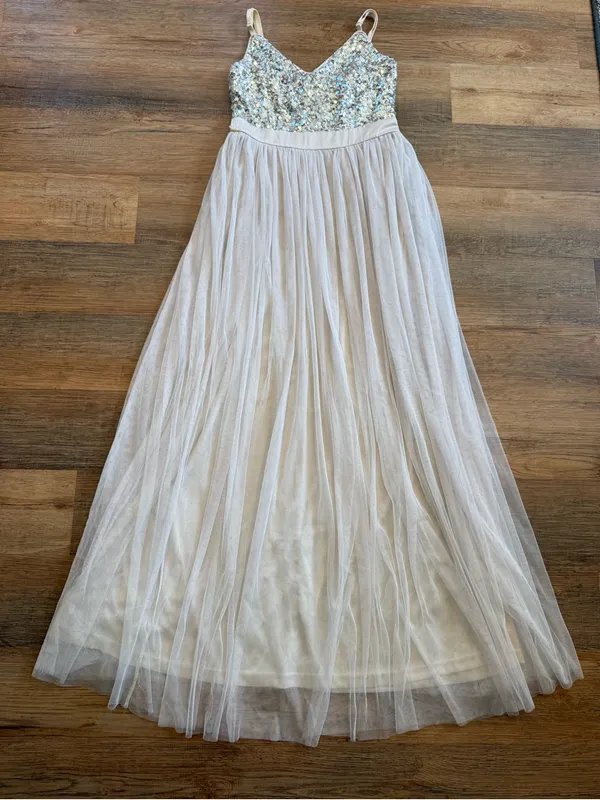 Haute Monde Silver Sequin Bodice with Light Gray Tulle Maxi Dress Size Small - Image 5