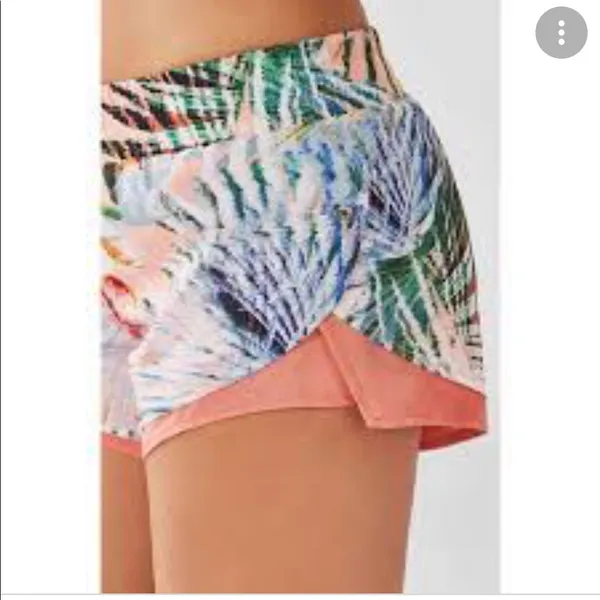 Fabletics Size XL Peach Palm Tropical Print‎ Latrice Athletic Shorts - Image 6