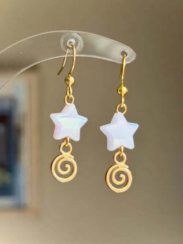 Handmade star & swirl dangle earrings⭐️❤️ - Image 4