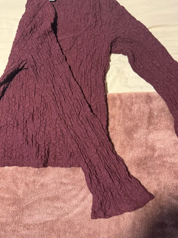Old Navy Long Sleeve - Image 3