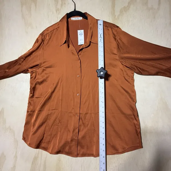 Abercrombie & Fitch Women's XL Satin Button Front Blouse Copper Long Sleeve NWT - Image 5