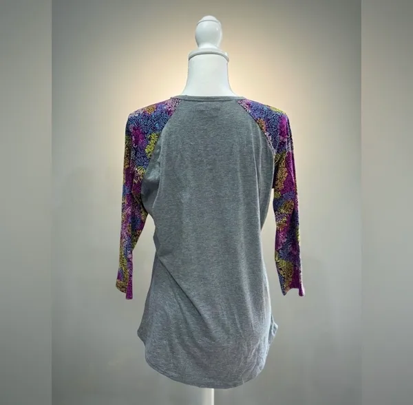 SALE! Gray Lularoe Raglan Sleeve Top Size M EUC - Image 2